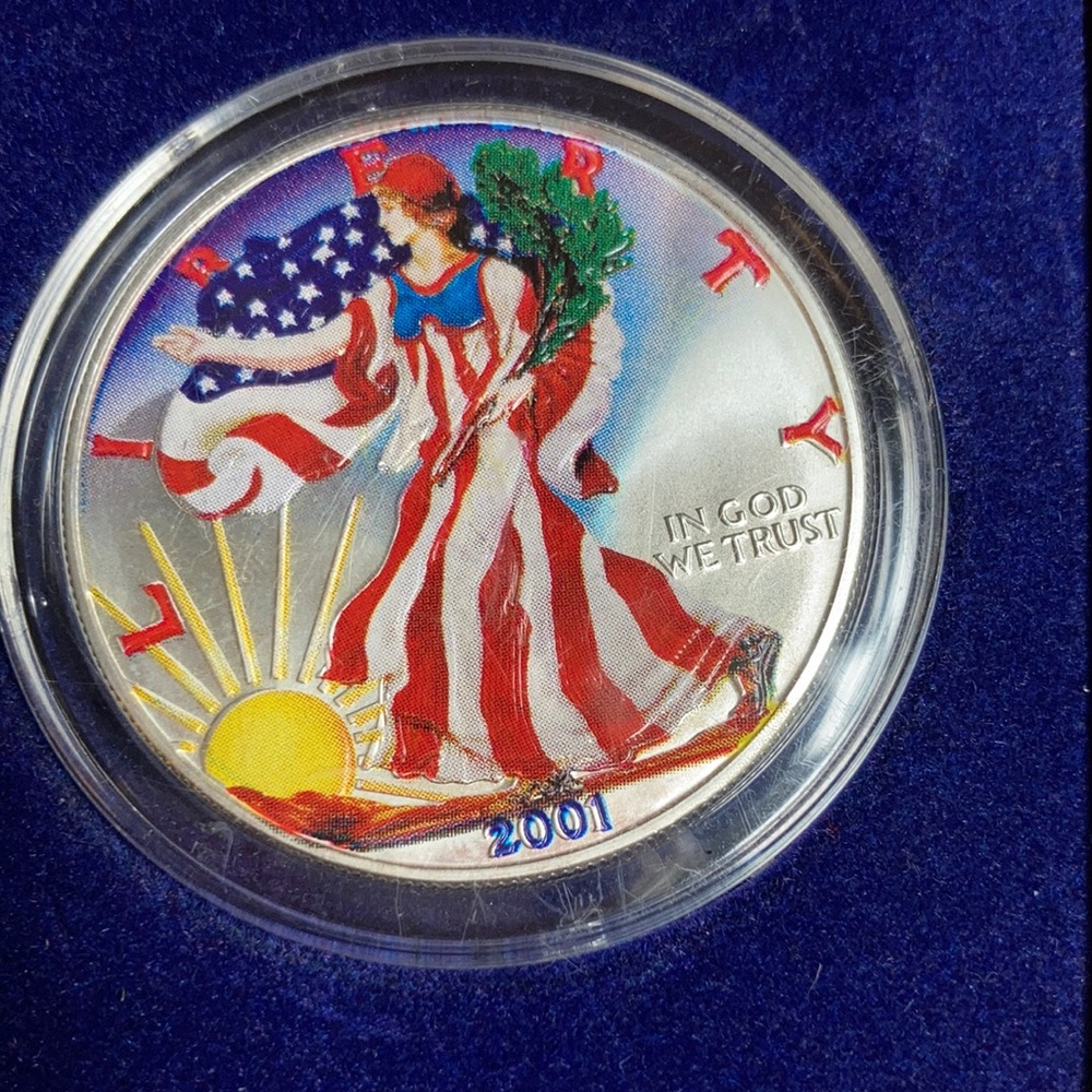 NWOT 2001 Minted In Color Solid Silver Dollar
